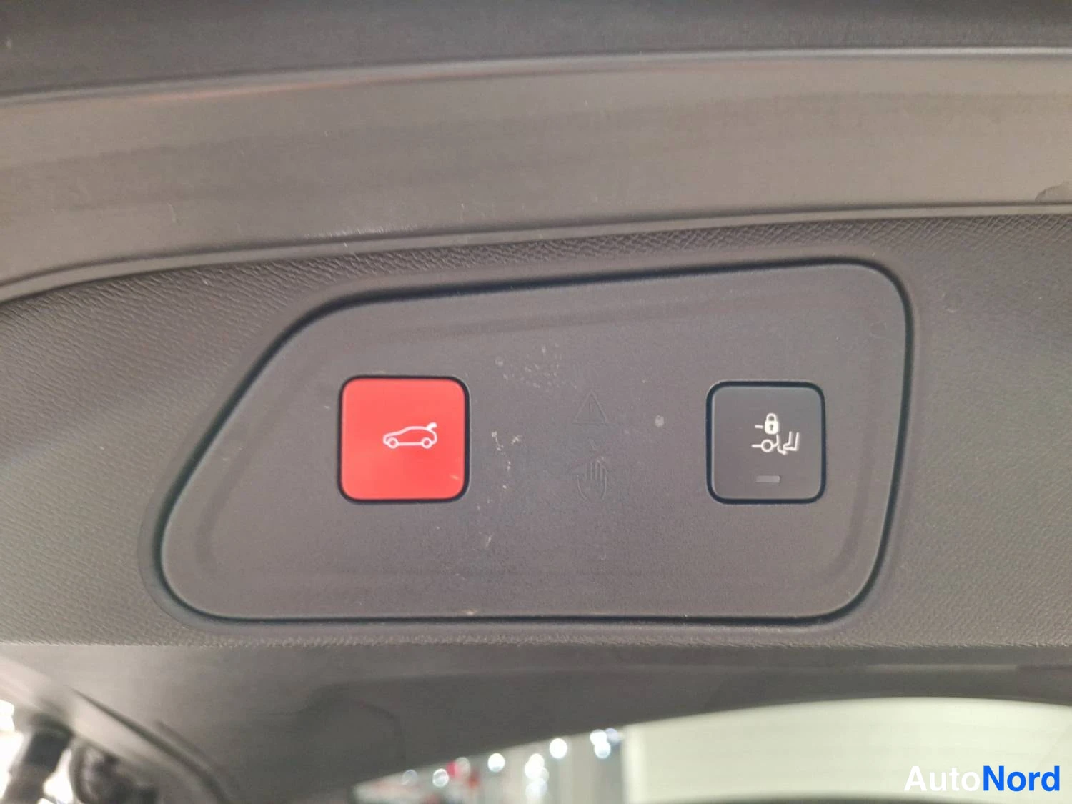 Grå Peugeot 3008 2021, detalj, bild 20