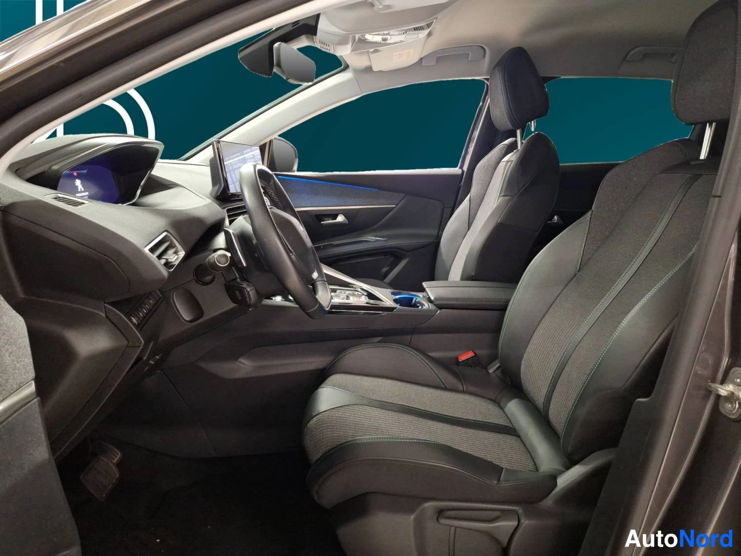 Grå Peugeot 3008 2021, förarplats, bild 12