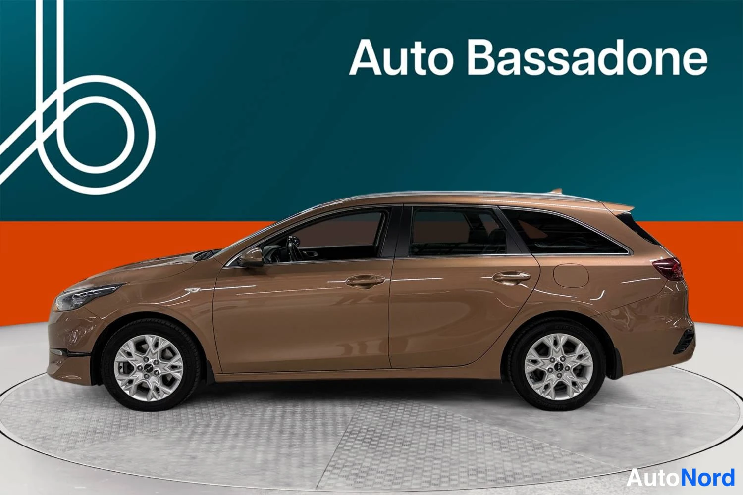 Brown Kia Ceed 2022, side, photo 4
