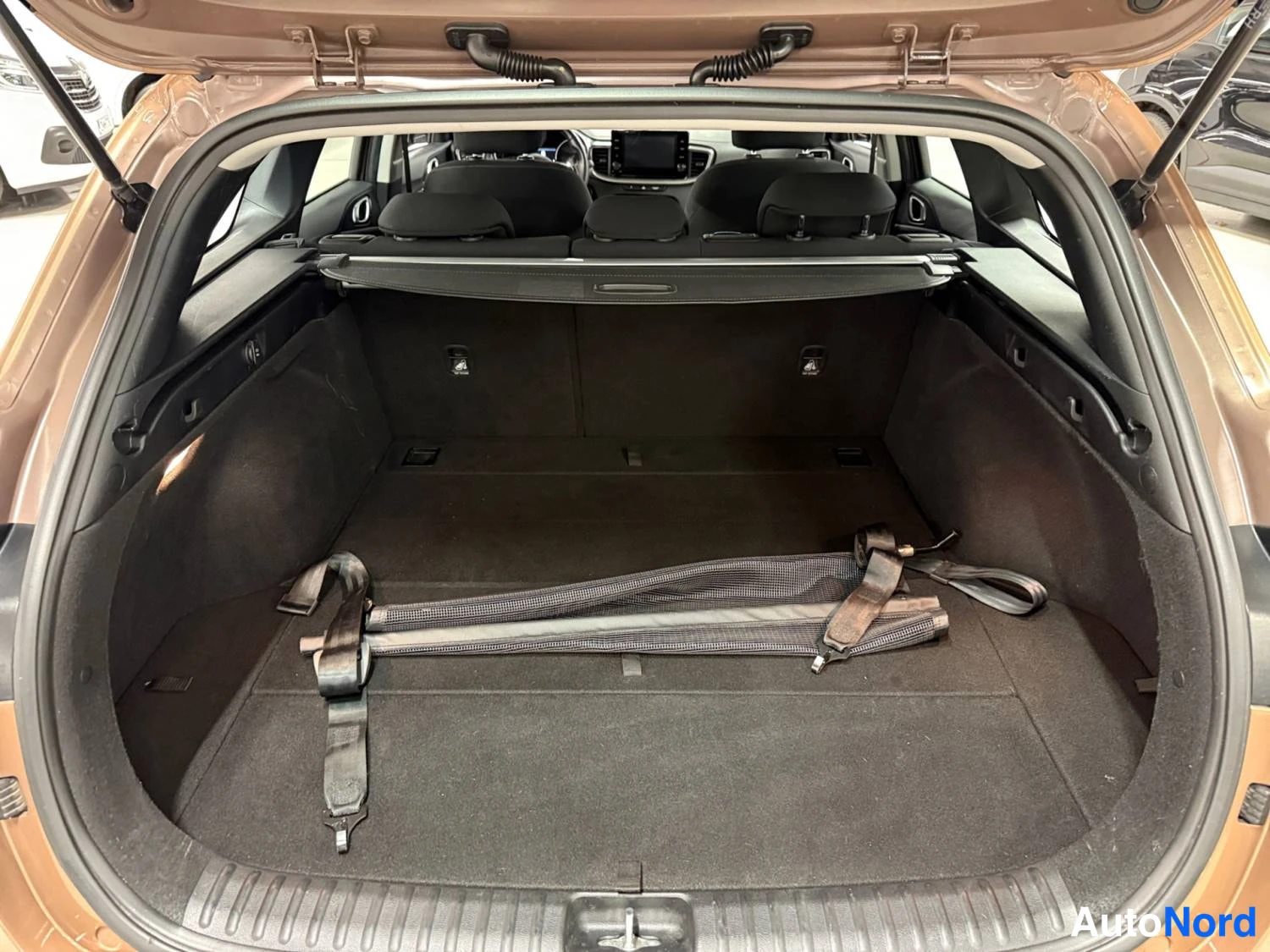Brown Kia Ceed 2022, boot, photo 14