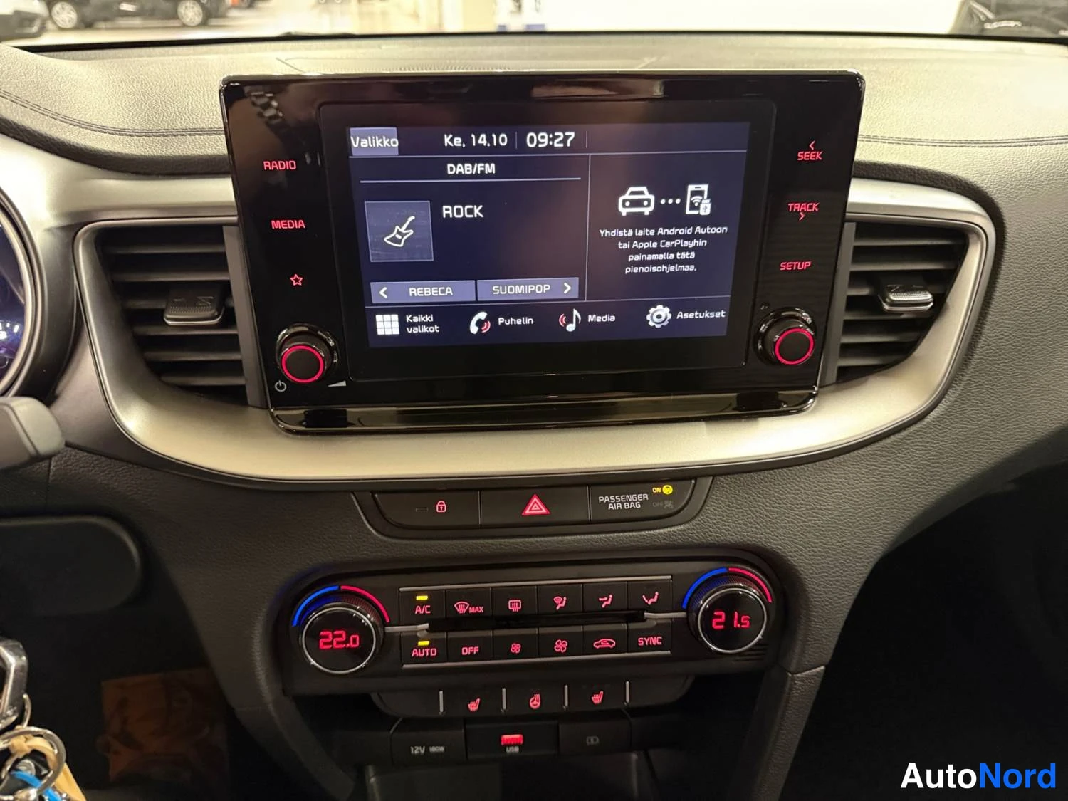 Brown Kia Ceed 2022, cockpit, photo 10