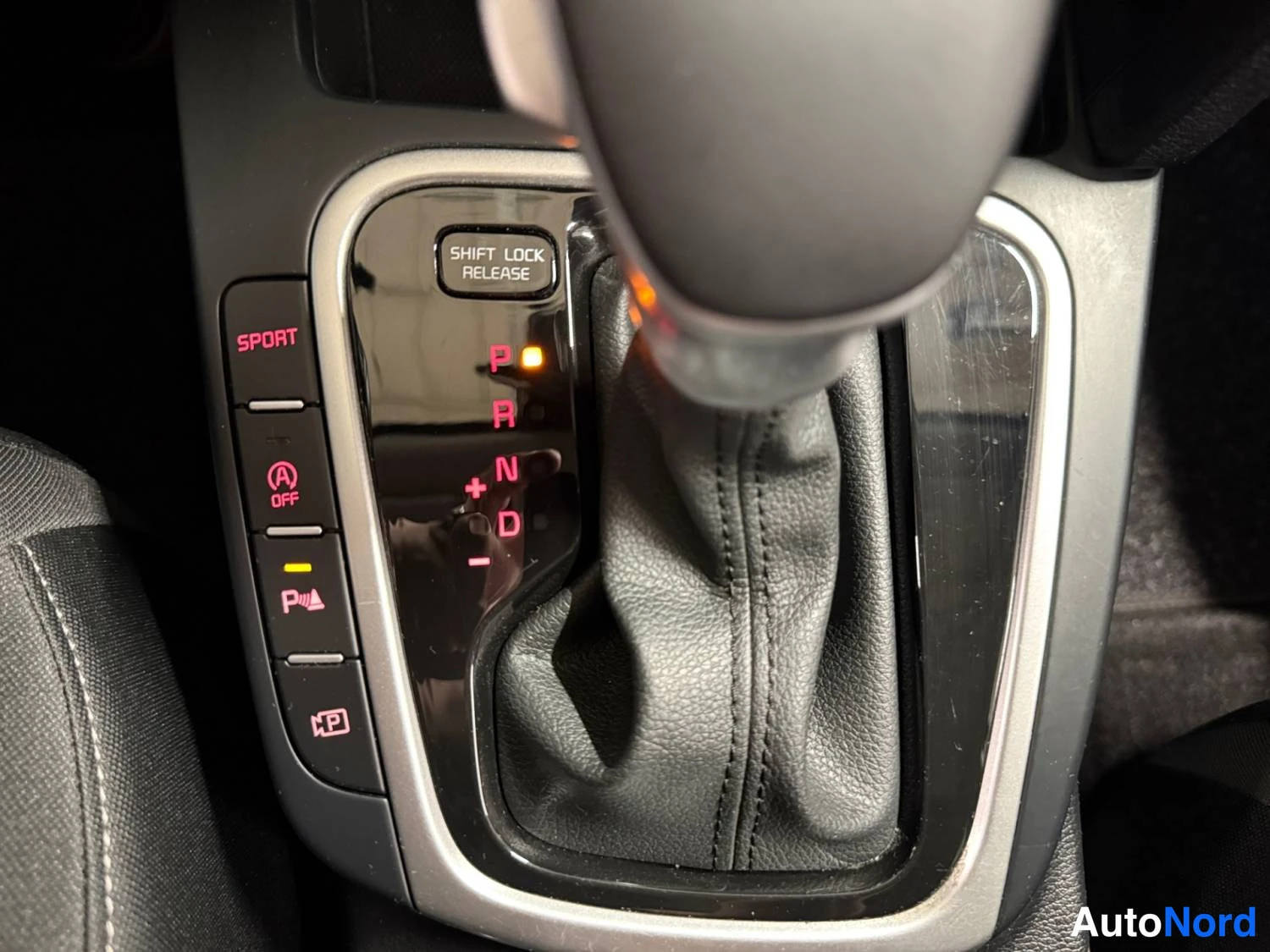 Brown Kia Ceed 2022, detail, photo 25
