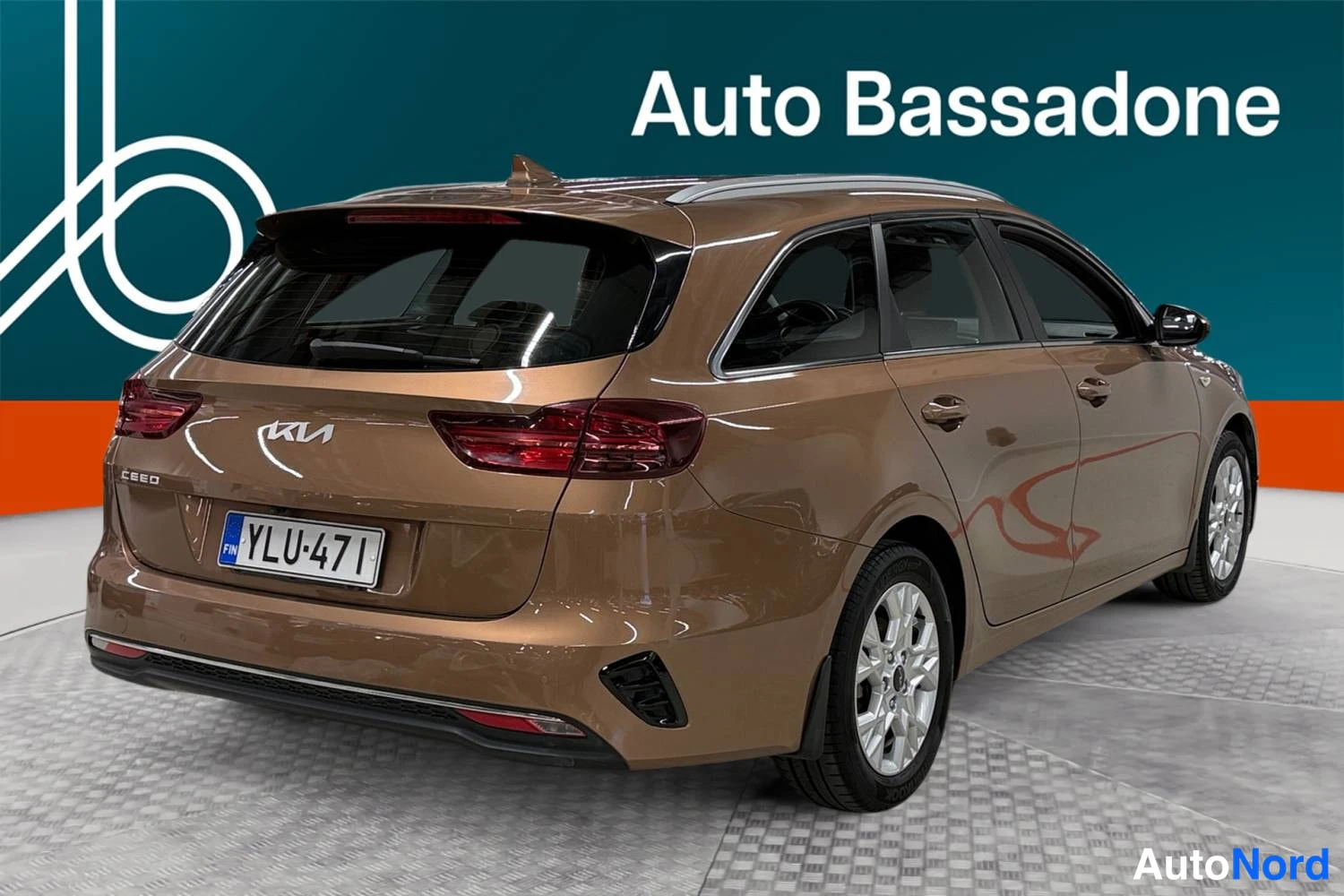 Brown Kia Ceed 2022, rear three-quarter, photo 7