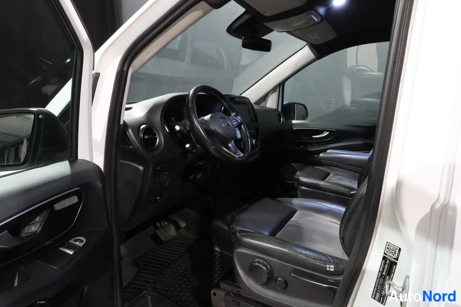 White Mercedes-Benz Vito 2023, cockpit, photo 15