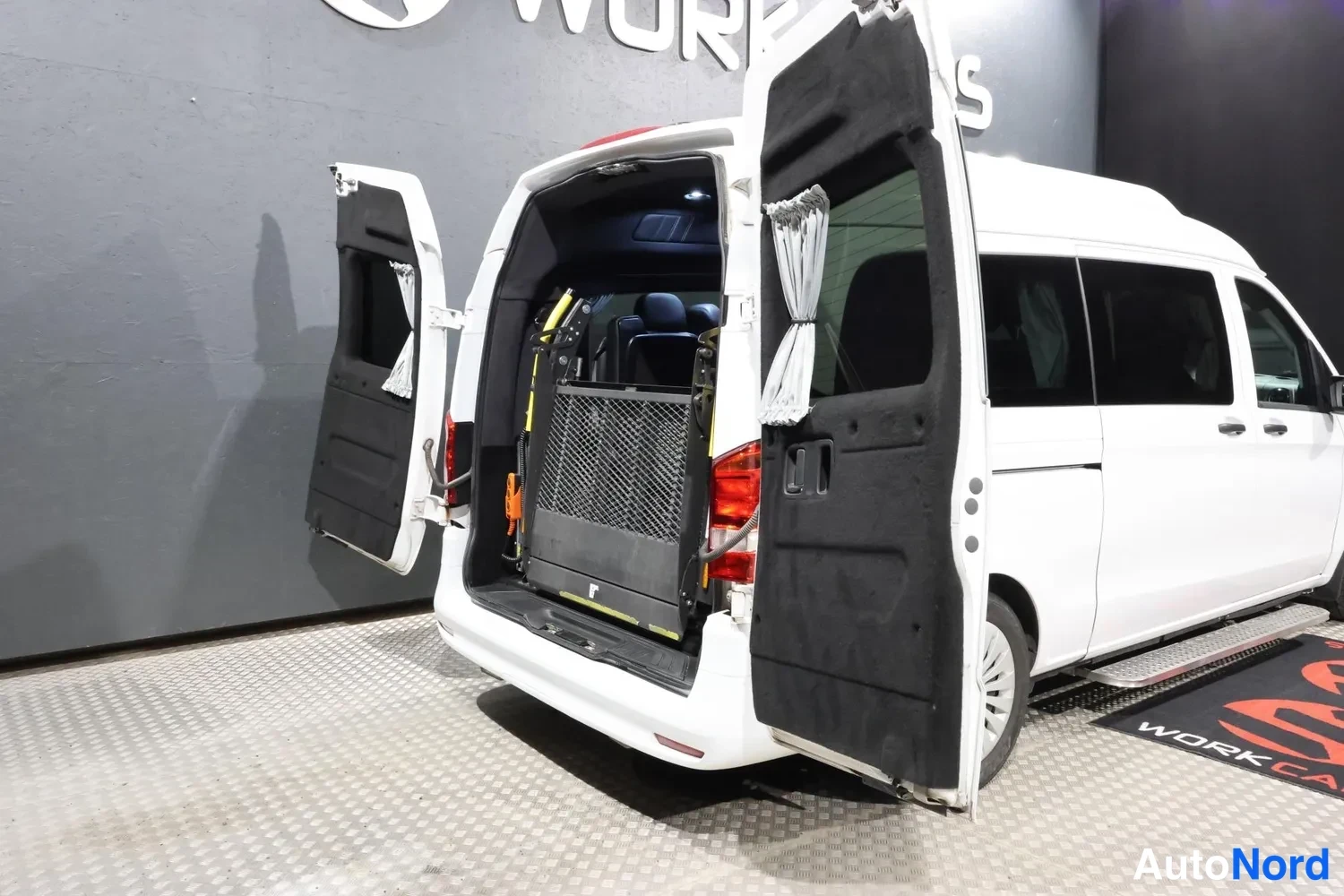 White Mercedes-Benz Vito 2023, rear three-quarter, photo 11