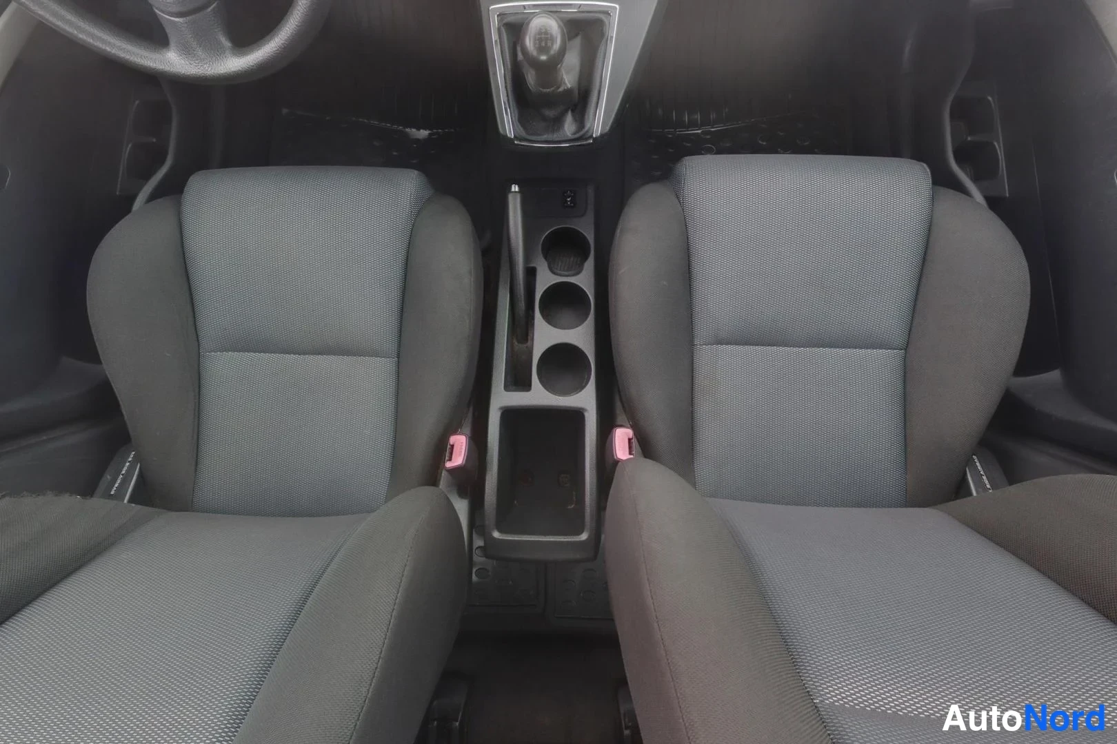 Silver Toyota Corolla Verso 2005, front seats, photo 11