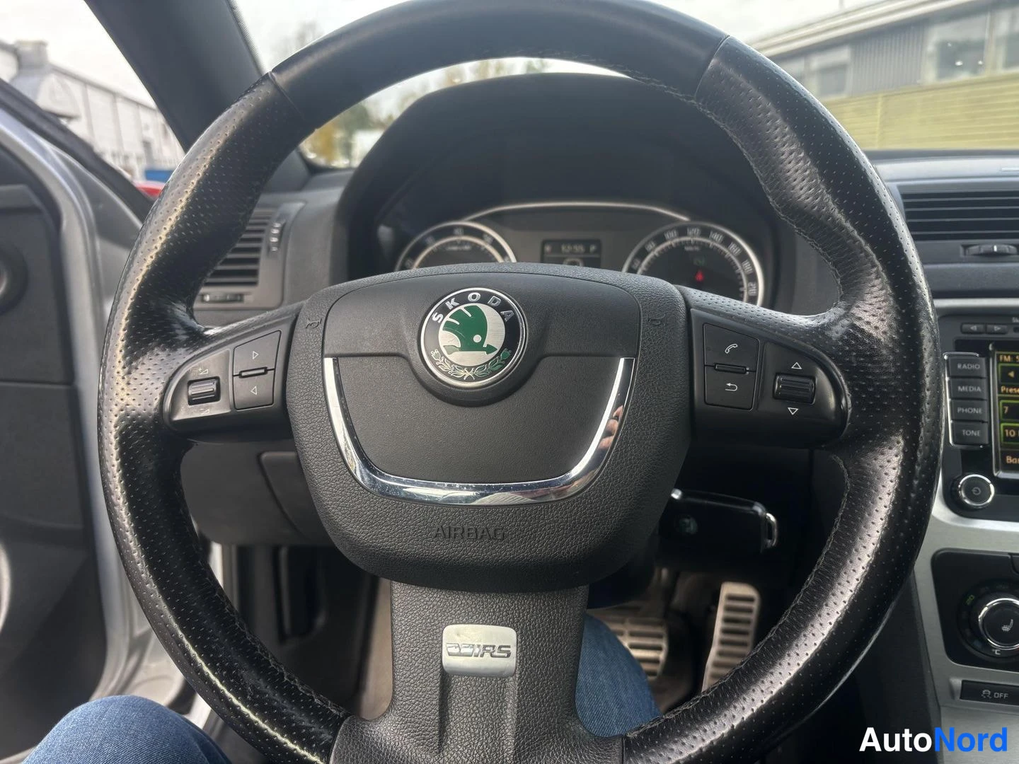 Harmaa Skoda Octavia 2010, yksityiskohta, kuva 14