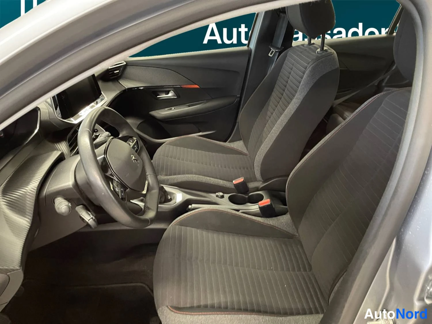 Hopea Peugeot 208 2022, etuistuimet, kuva 11