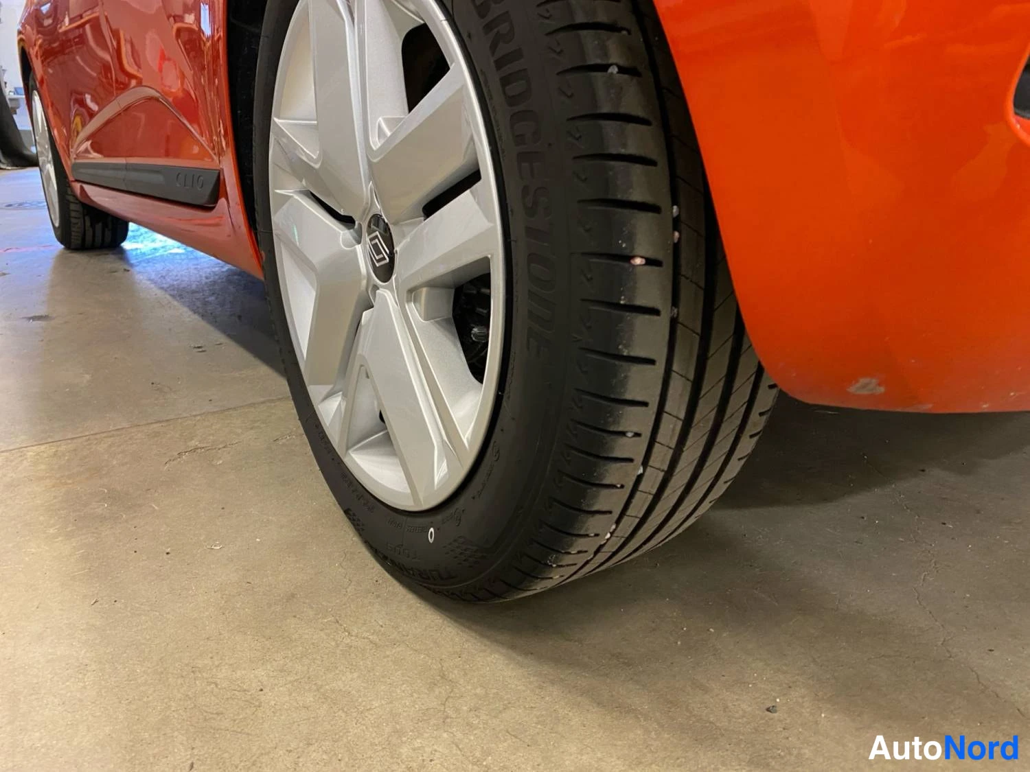 Punainen Renault Clio 2025, yksityiskohta, kuva 18