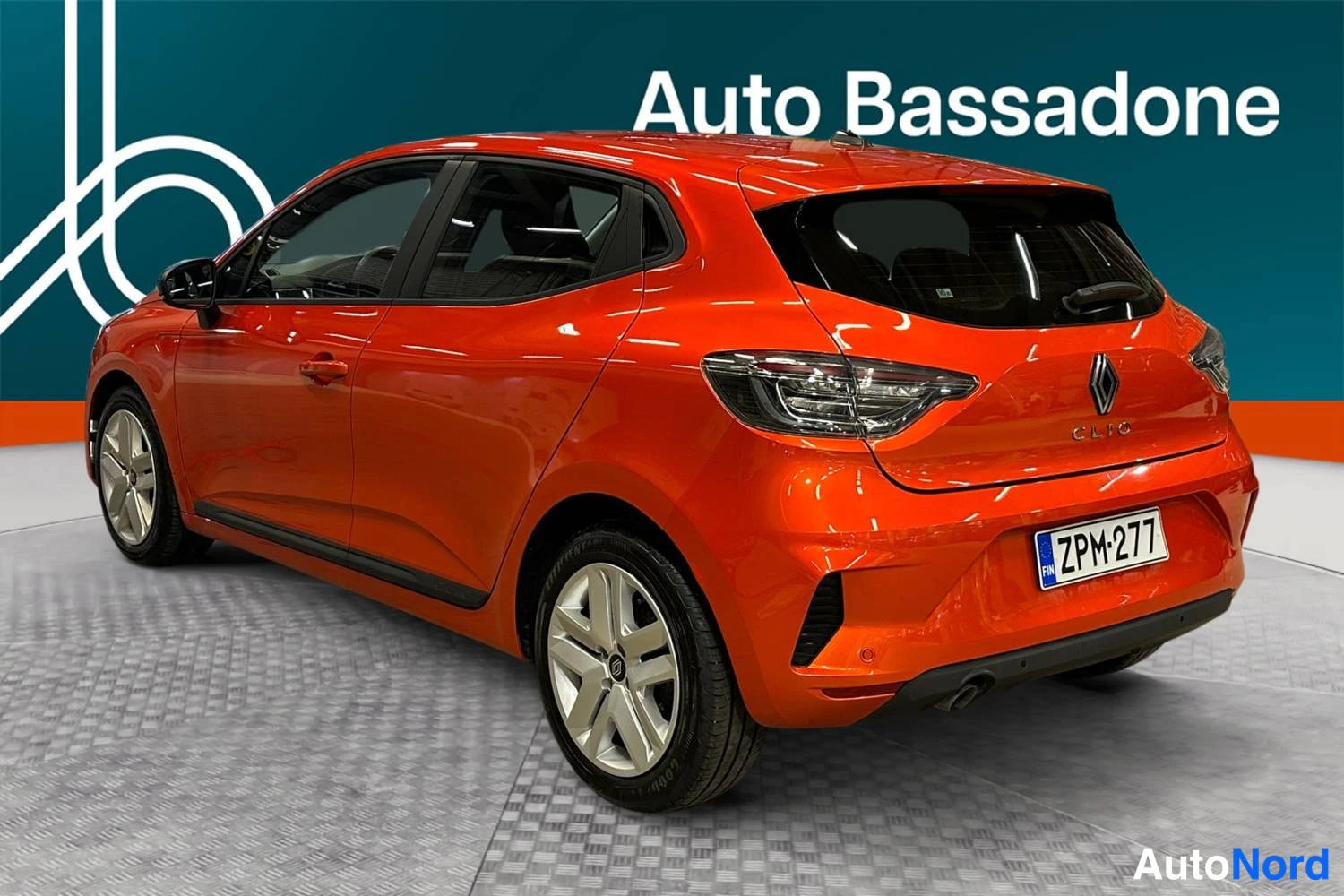 Oranssi Renault Clio 2025, takaviisto, kuva 7