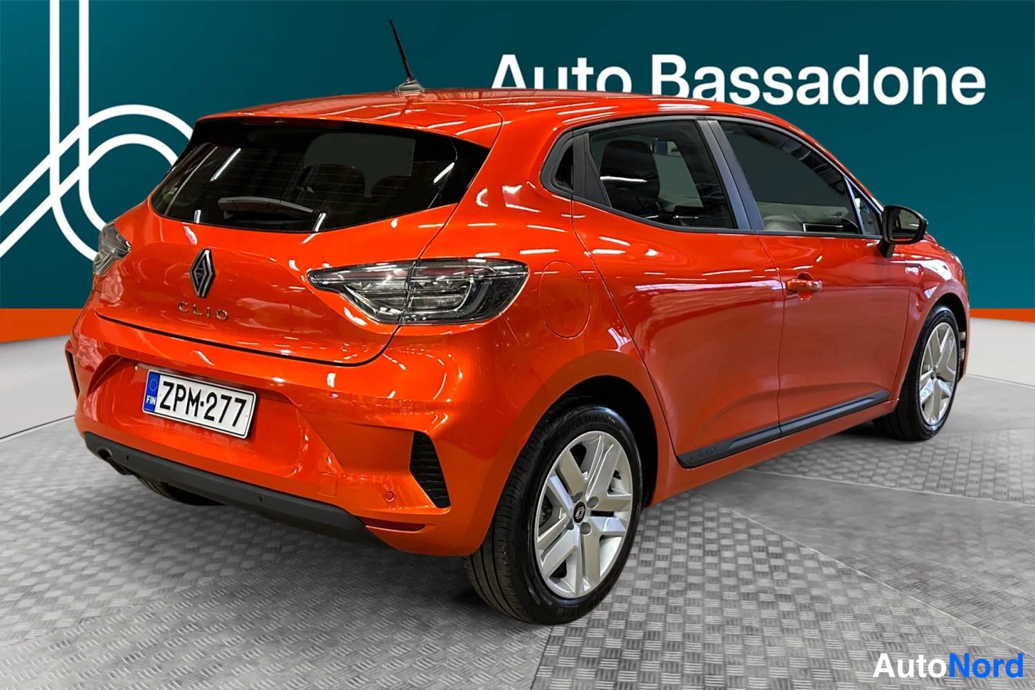 Oranssi Renault Clio 2025, takaviisto, kuva 6