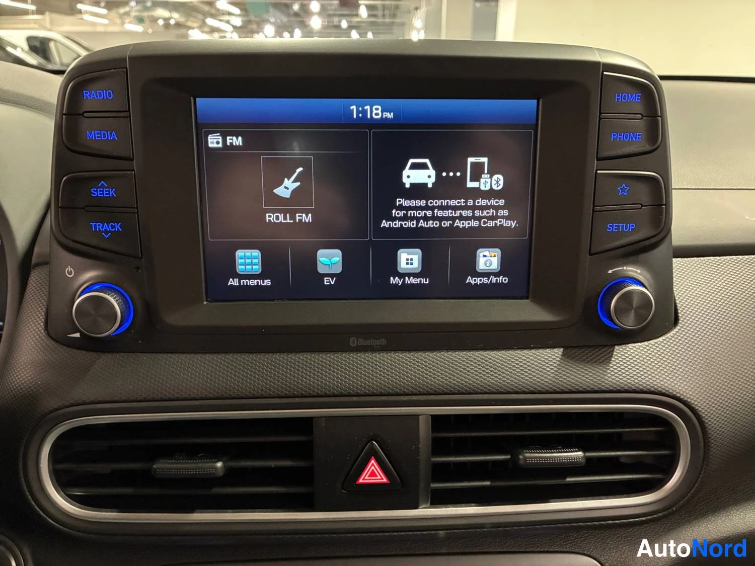 Valkoinen Hyundai Kona electric 2020, yksityiskohta, kuva 20