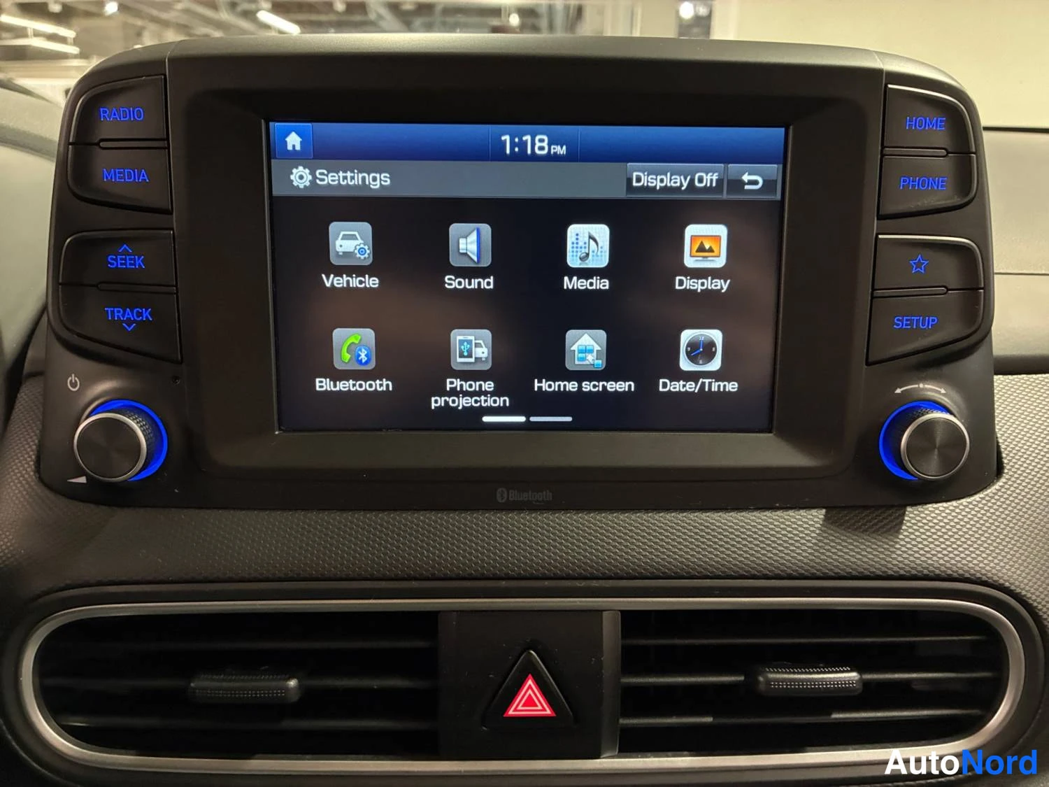 Valkoinen Hyundai Kona electric 2020, yksityiskohta, kuva 22
