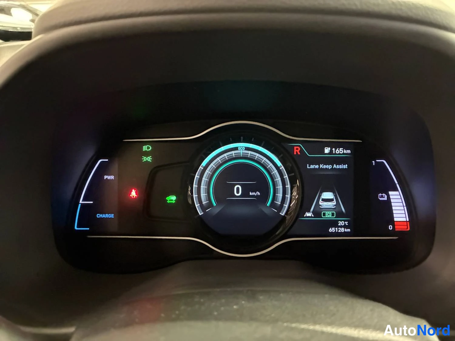 Valkoinen Hyundai Kona electric 2020, yksityiskohta, kuva 28