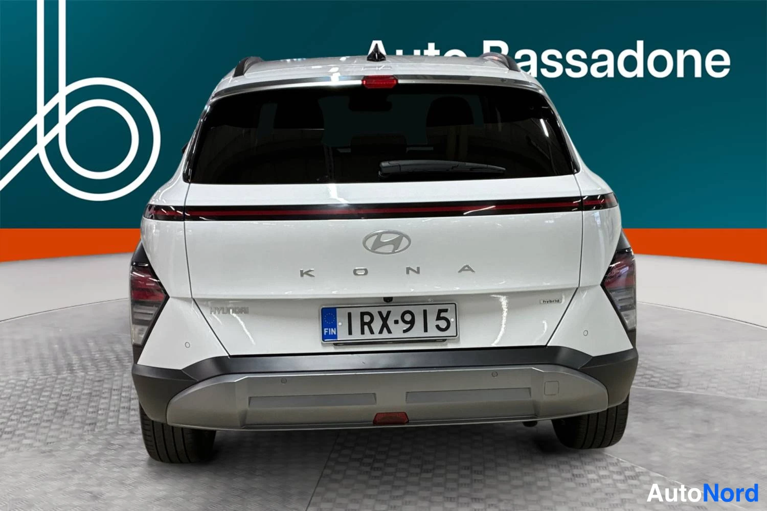 Vit Hyundai Kona 2025, bakifrån, bild 8