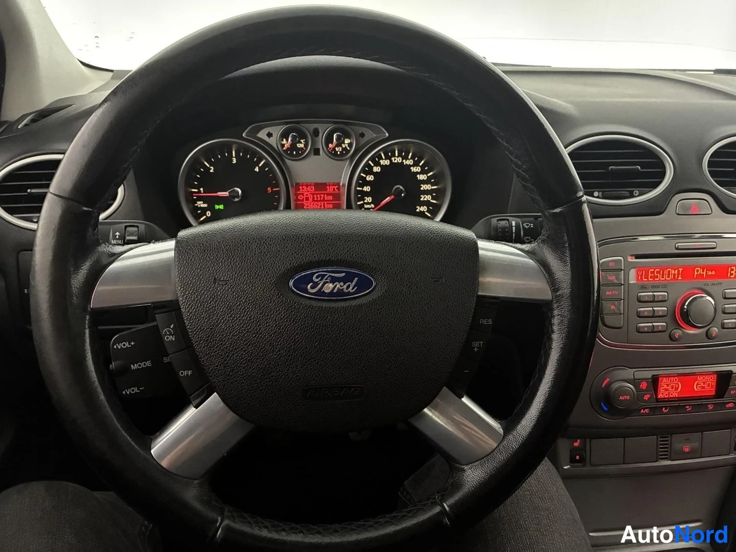 Musta Ford Focus 2009, yksityiskohta, kuva 16