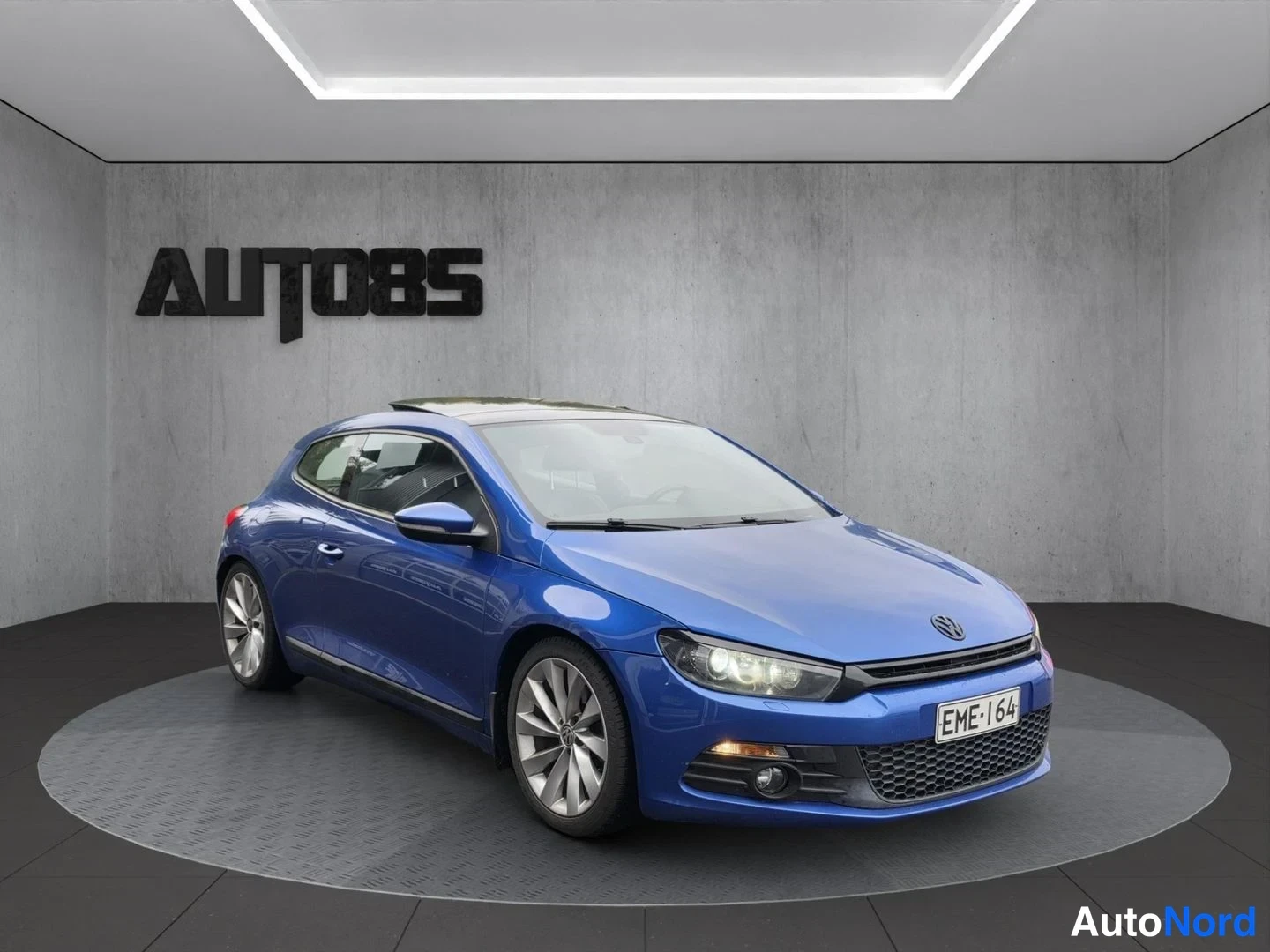 Sininen Volkswagen Scirocco 2013, etuviisto, keula oikealle, kuva 2