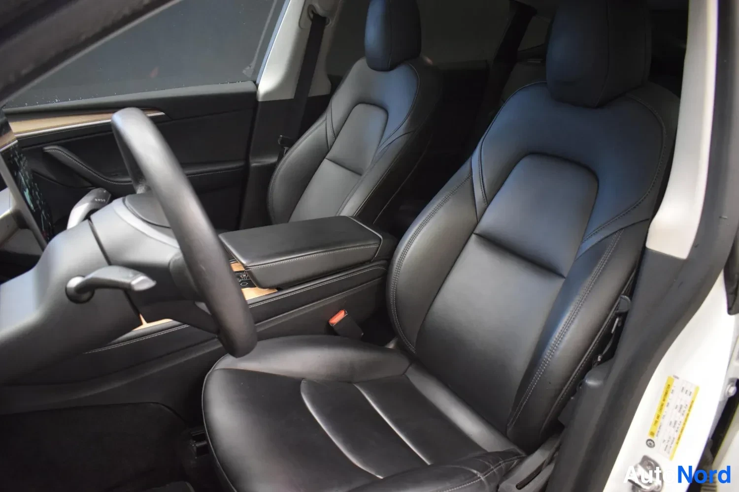White Tesla Model Y 2022, front seats, photo 5