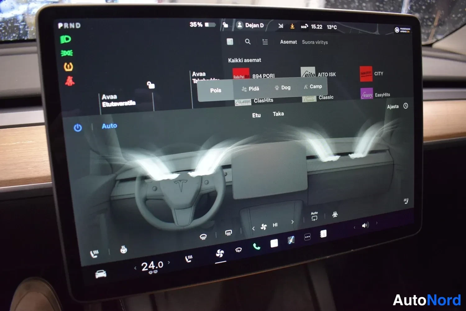White Tesla Model Y 2022, detail, photo 10