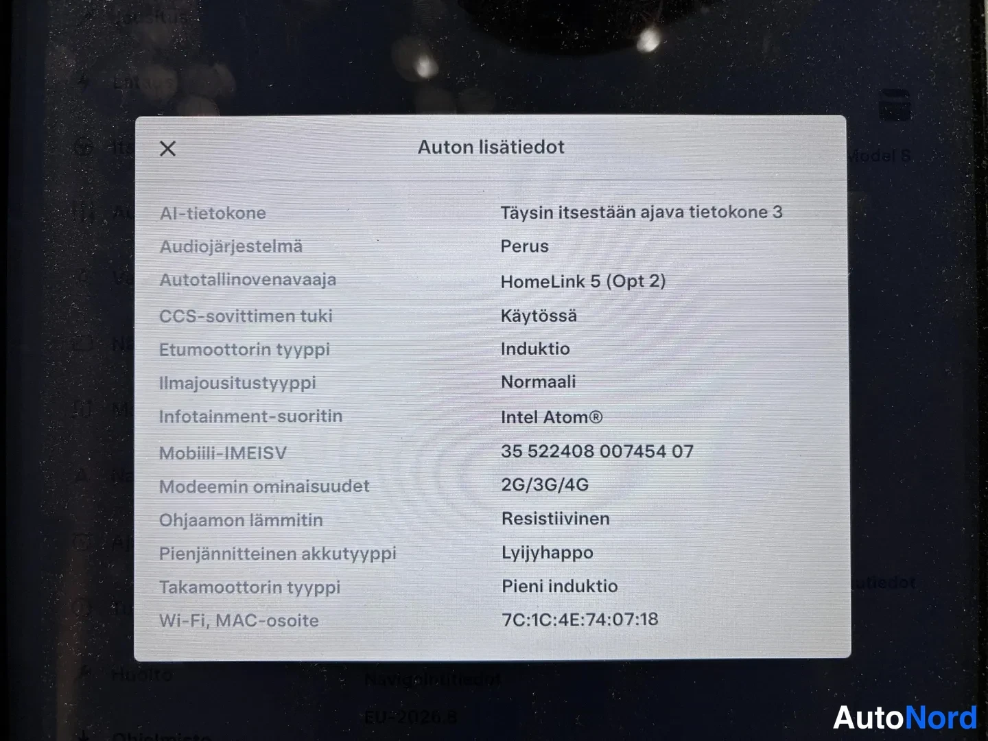 Musta Tesla Model S 2018, yksityiskohta, kuva 5