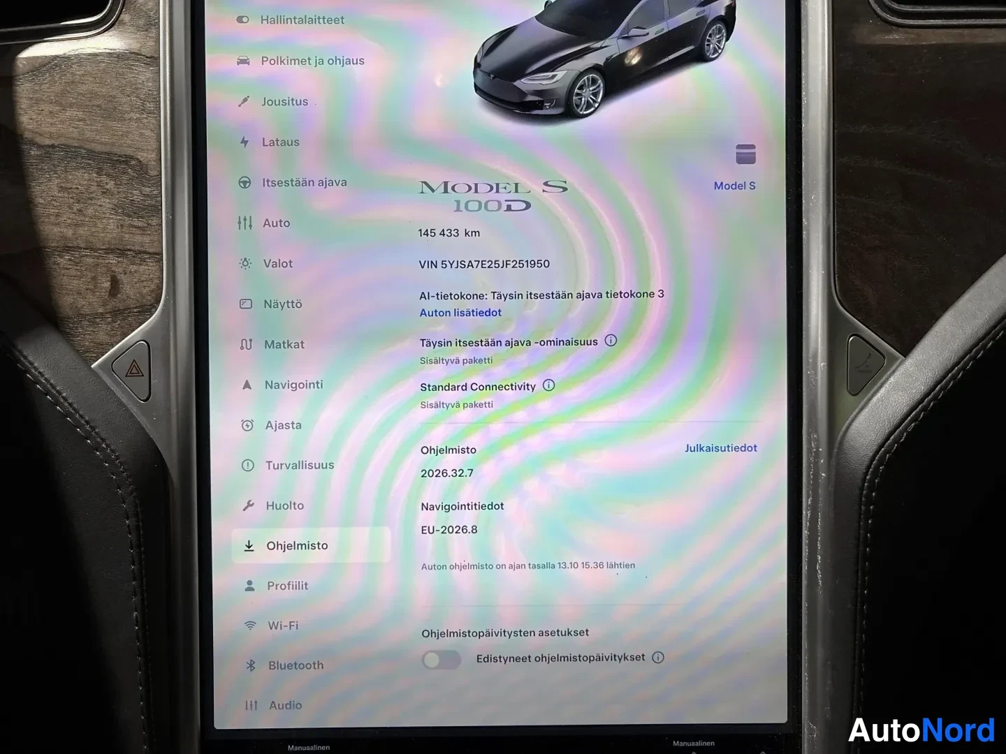 Musta Tesla Model S 2018, yksityiskohta, kuva 4