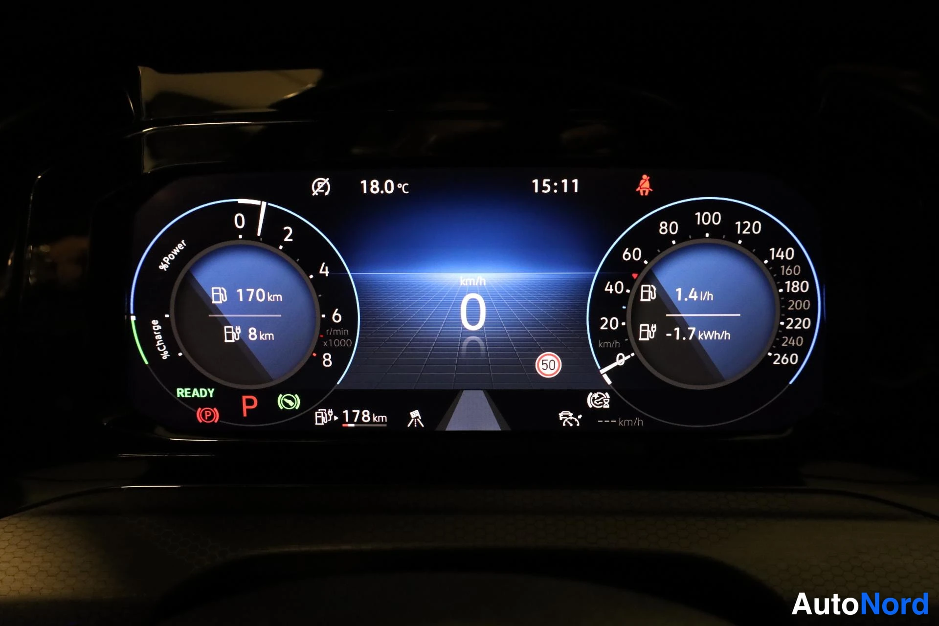 Grå Volkswagen Golf 2020, detalj, bild 27