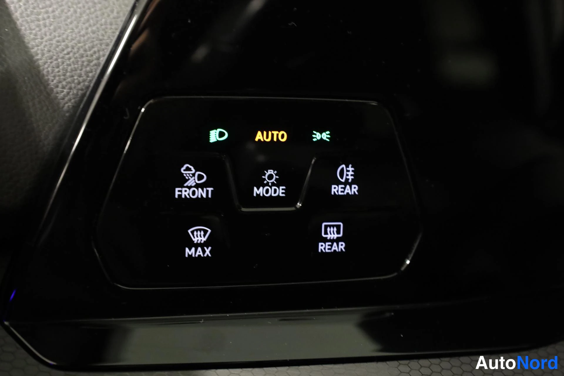 Grå Volkswagen Golf 2020, detalj, bild 24
