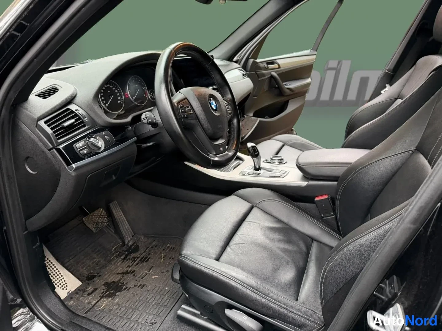 Musta BMW X3 xDrive20d 2015, ohjaamo, kuva 7