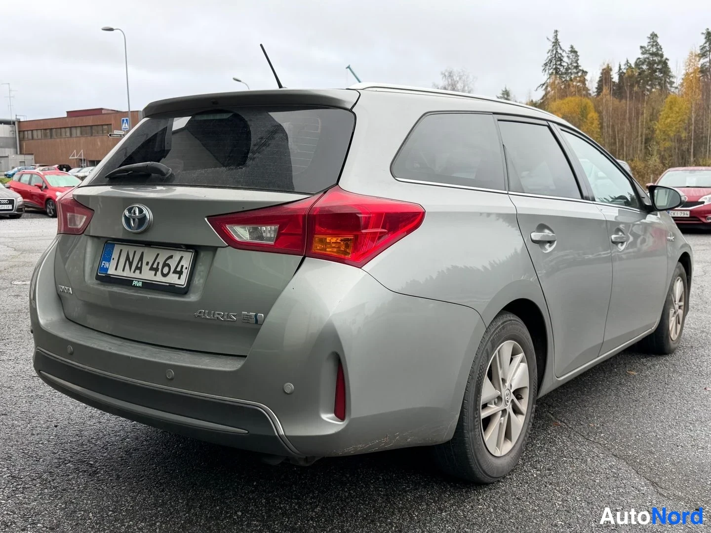 Grey Toyota Auris Touring Sports 2014, rear three-quarter, photo 3
