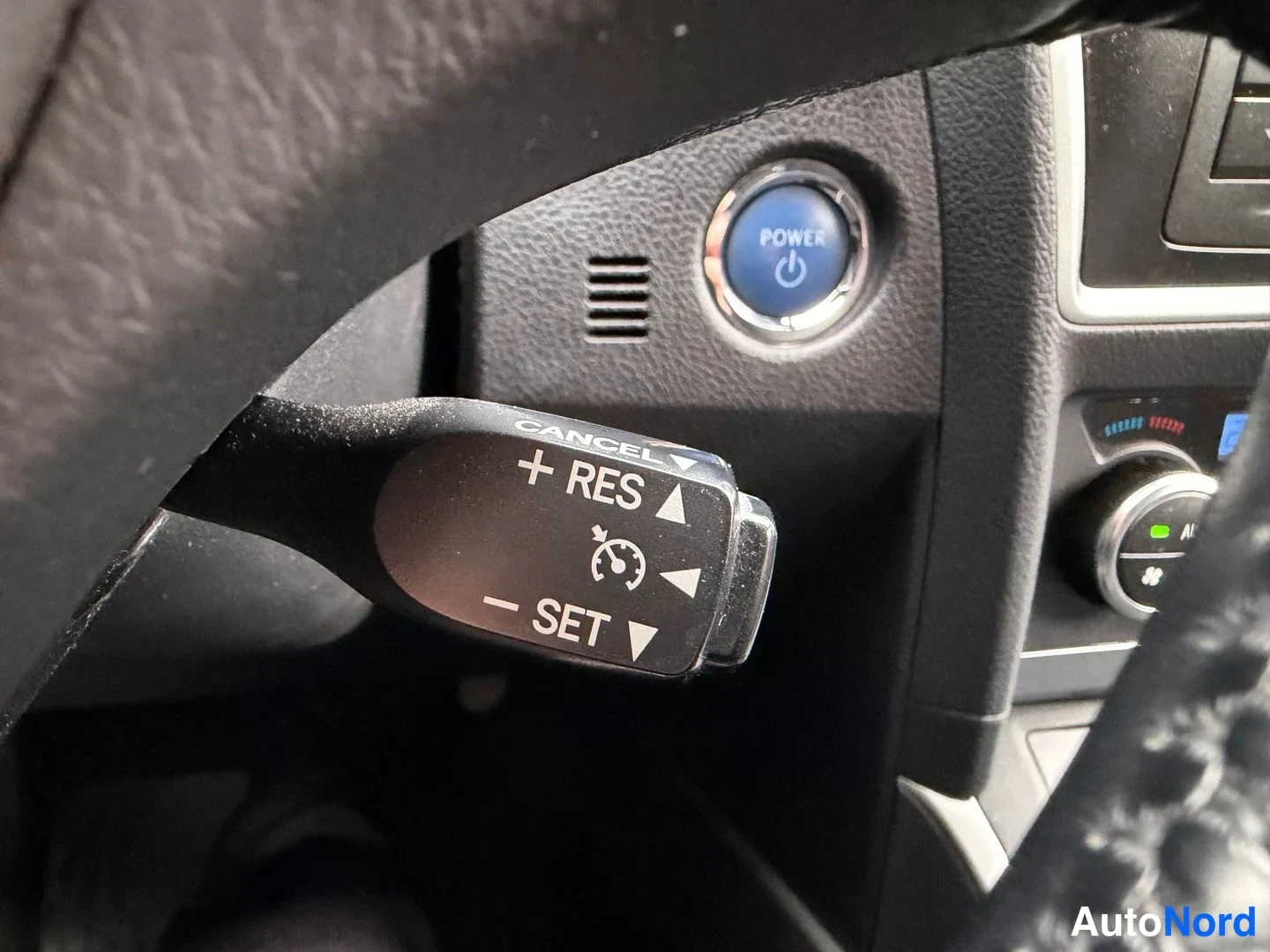 Grey Toyota Auris Touring Sports 2014, detail, photo 18