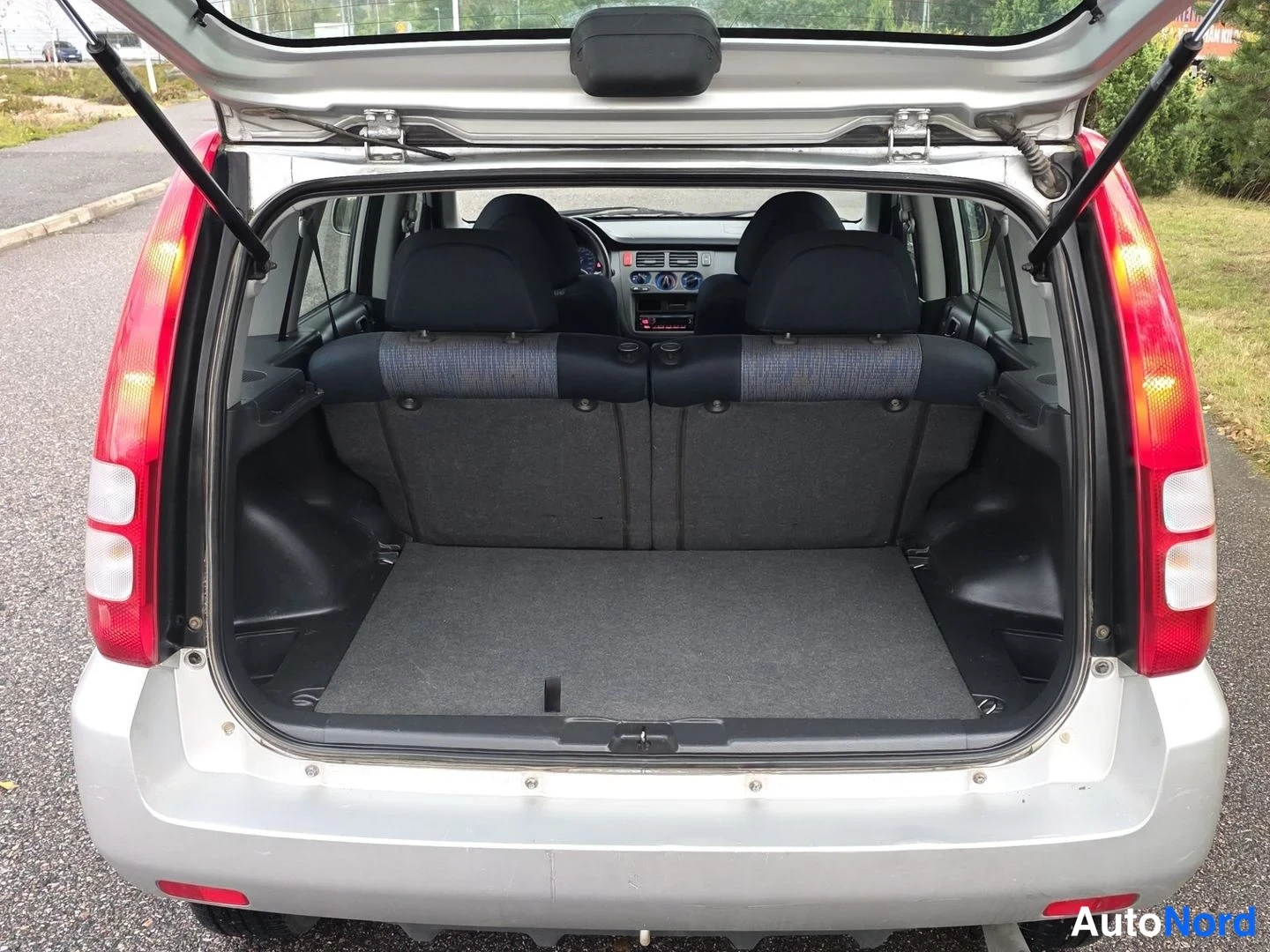 Hopea Honda HR-V 2000, tavaratila, kuva 19