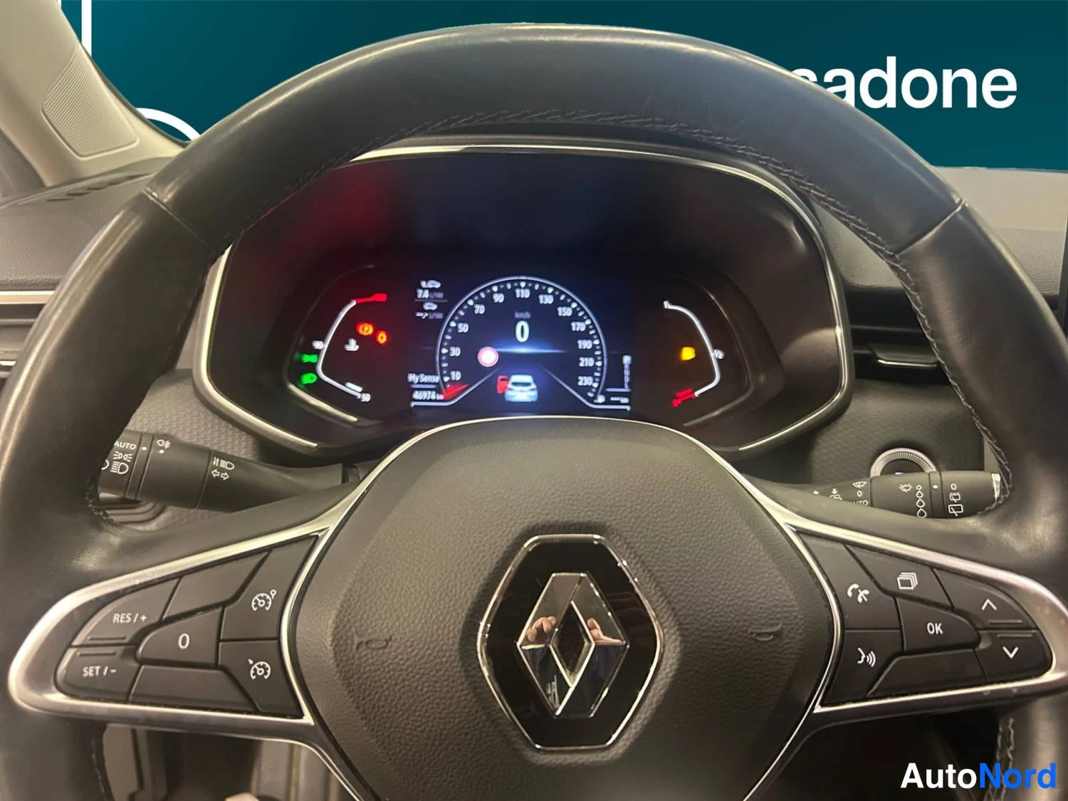 Valkoinen Renault Clio 2021, yksityiskohta, kuva 13