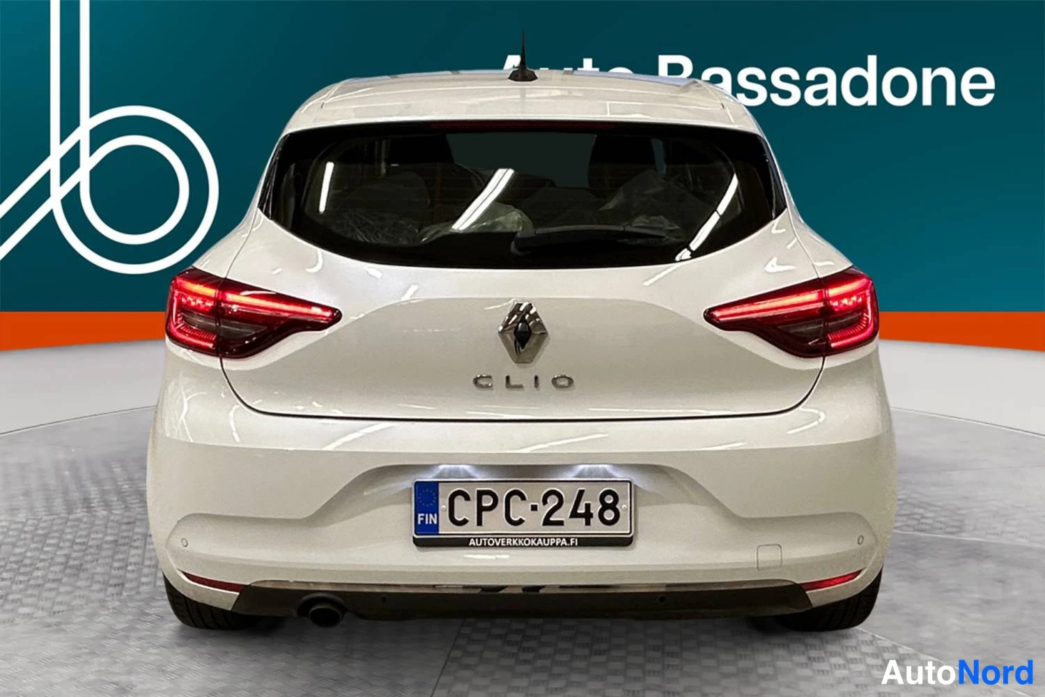 Valkoinen Renault Clio 2021, takaa, kuva 8