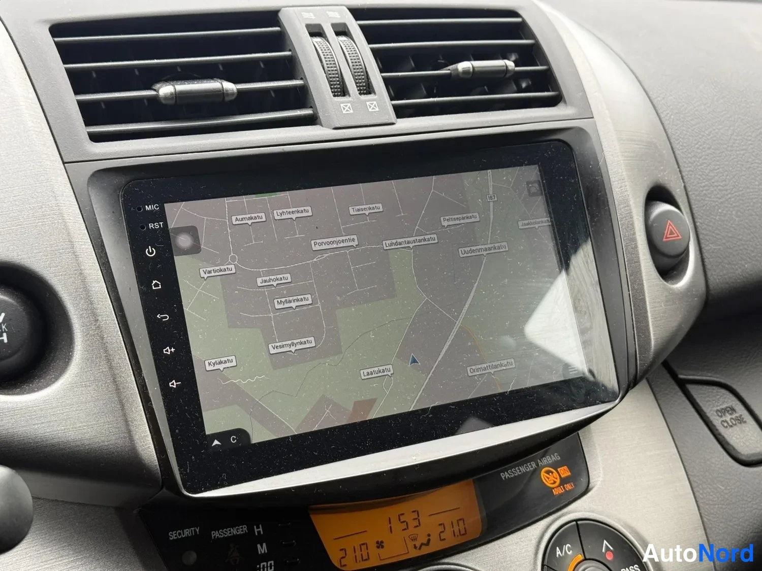 Musta Toyota RAV4 2011, yksityiskohta, kuva 12