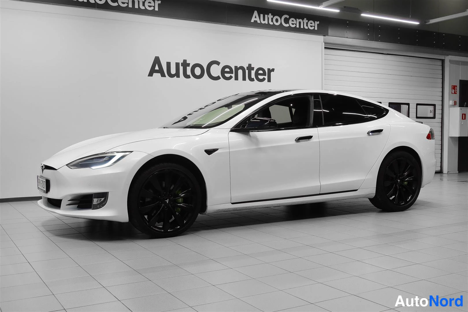 Tesla Model S P100D 2017