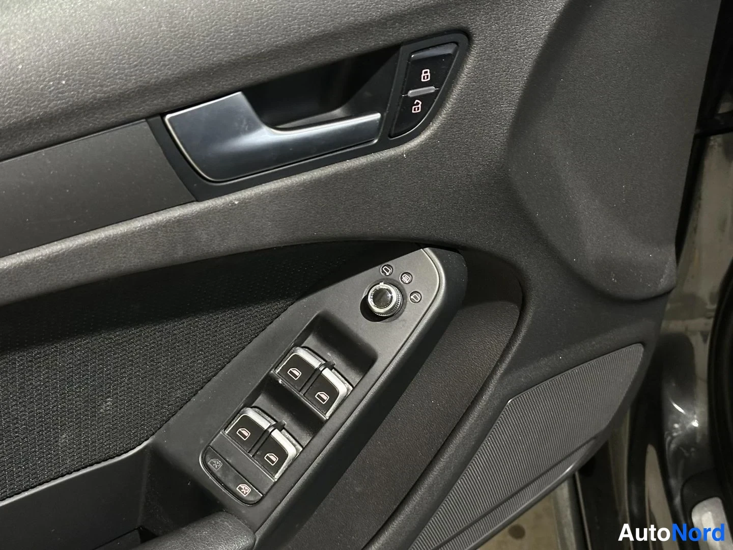 Grå Audi A4 Avant 2014, detalj, bild 17