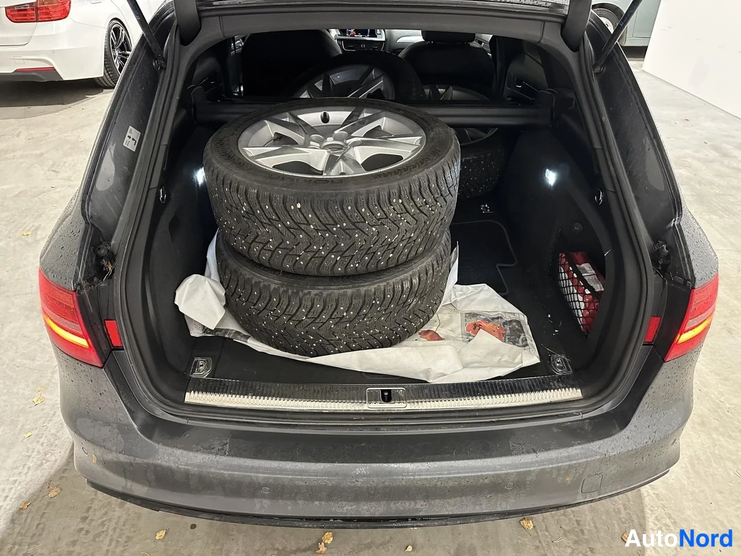Grå Audi A4 Avant 2014, bagageutrymme, bild 8