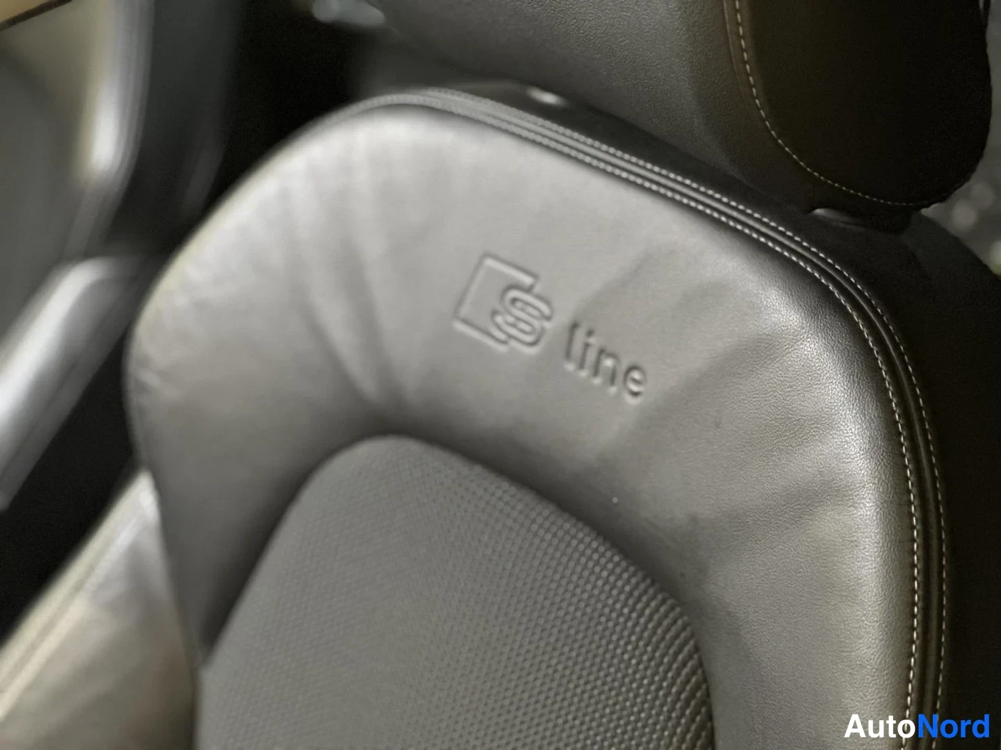 Grå Audi A4 Avant 2014, detalj, bild 10