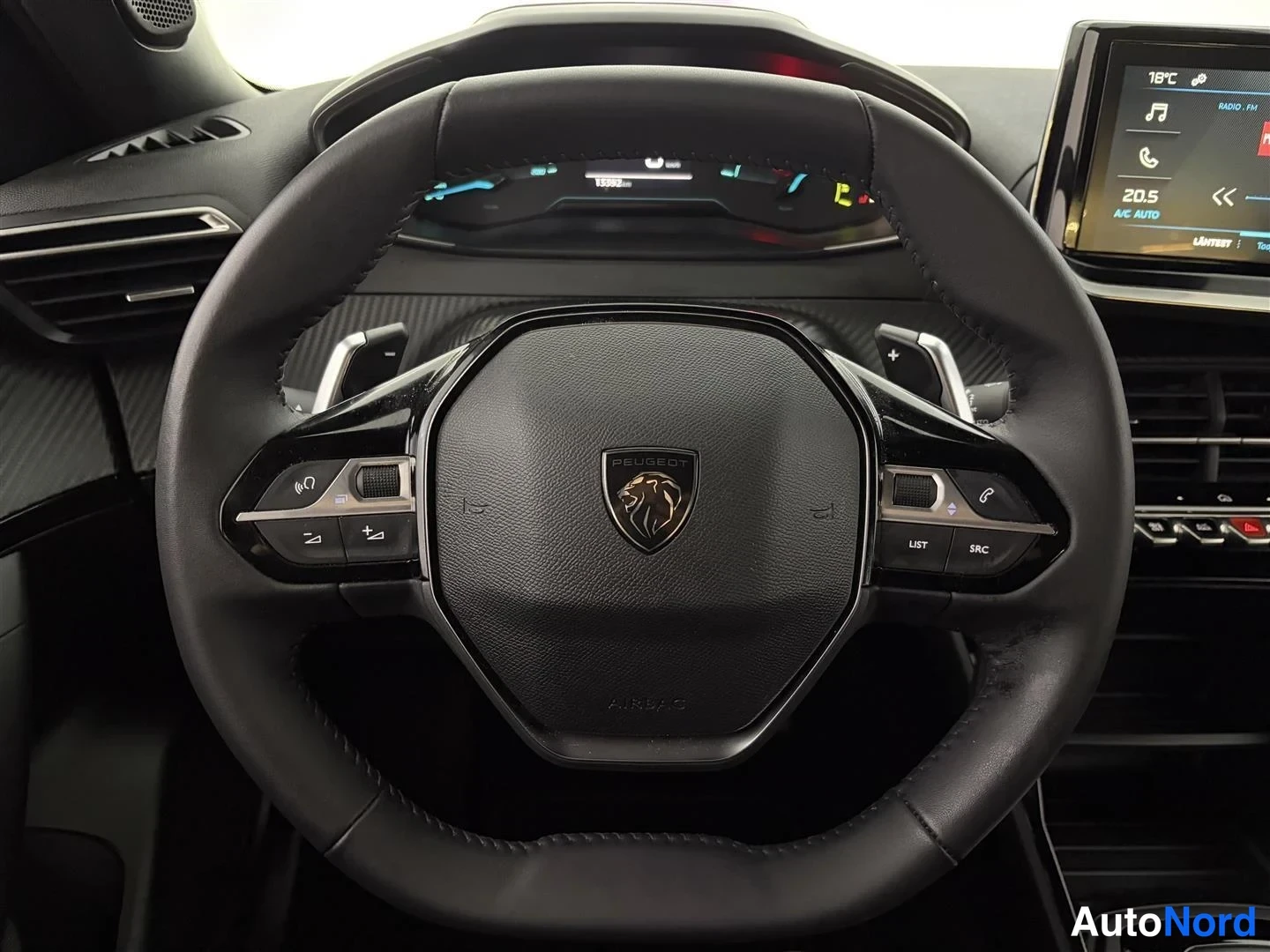 White Peugeot 2008 2025, detail, photo 20