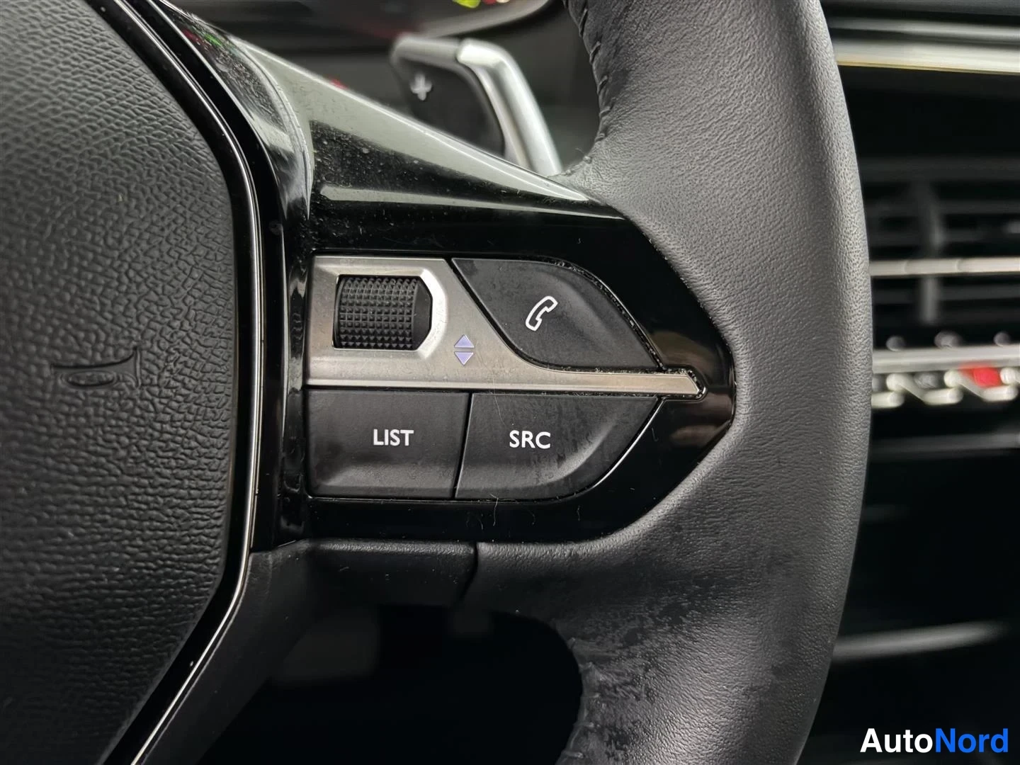 White Peugeot 2008 2025, detail, photo 22