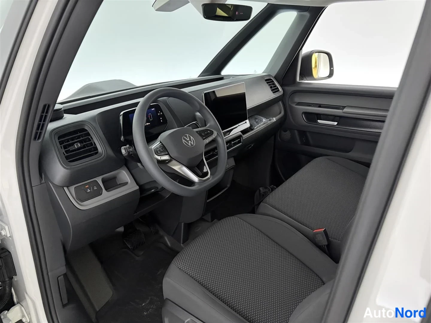 Valkoinen Volkswagen ID 2026, ohjaamo, kuva 7
