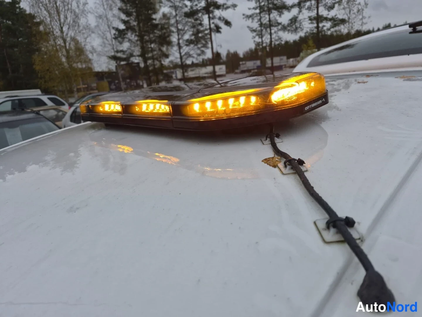 Valkoinen Citroen Berlingo 2014, yksityiskohta, kuva 33