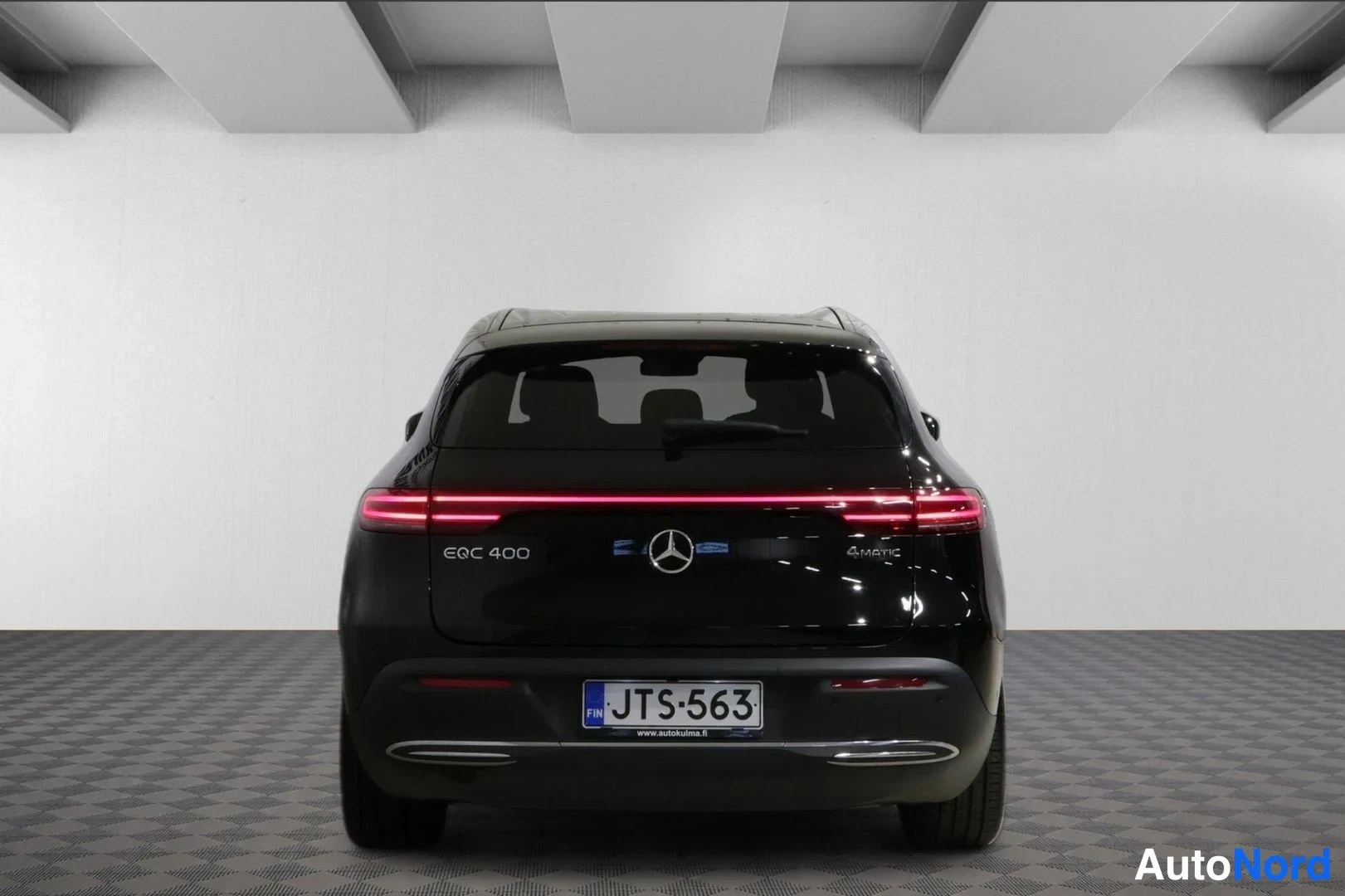 Musta Mercedes-Benz EQC 400 4MATIC 2022, takaa, kuva 8