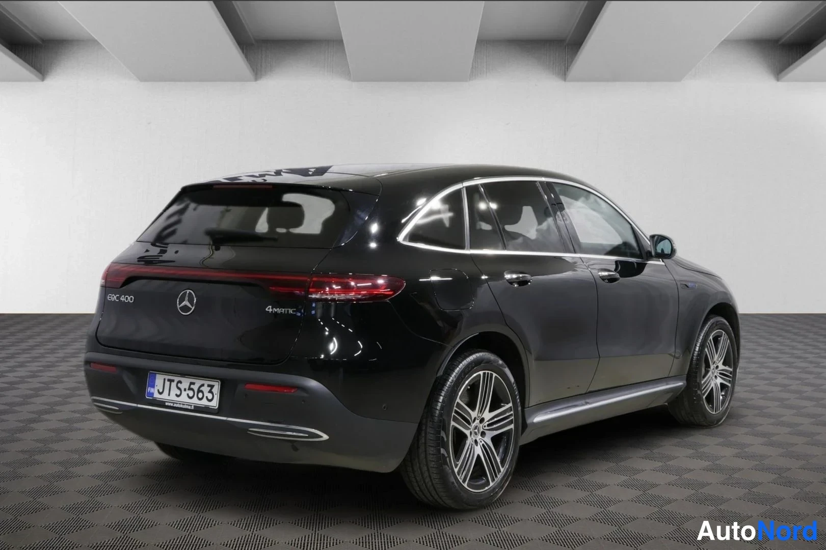 Musta Mercedes-Benz EQC 400 4MATIC 2022, takaviisto, kuva 7