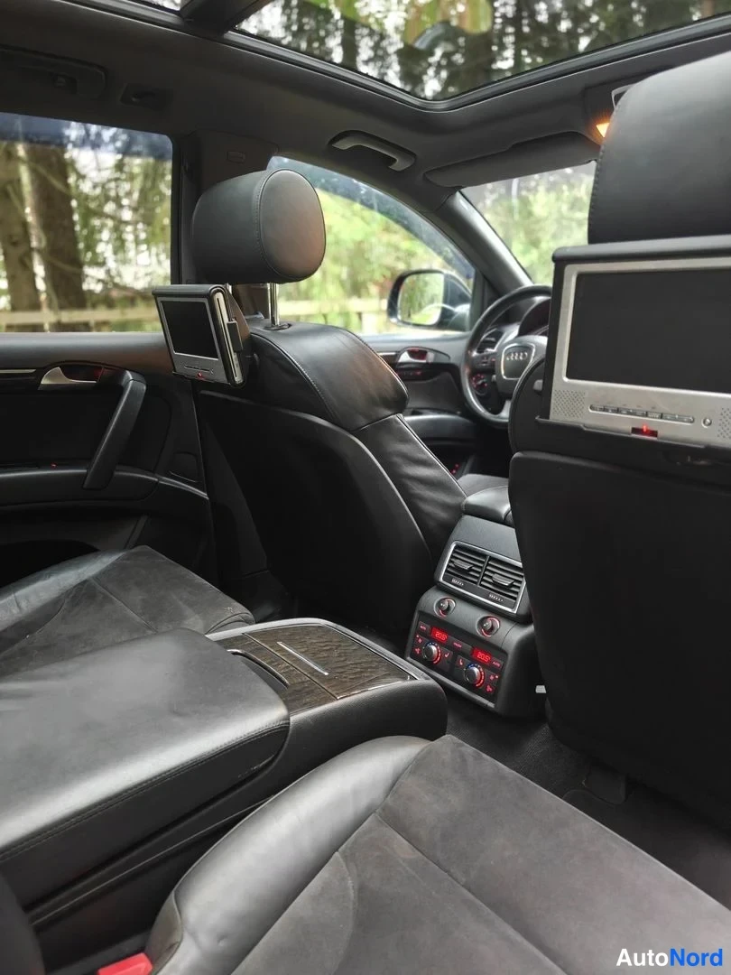 Svart Audi Q7 2008, baksäten, bild 10