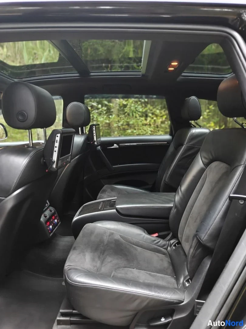 Svart Audi Q7 2008, baksäten, bild 11