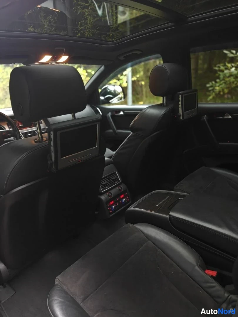 Svart Audi Q7 2008, baksäten, bild 12