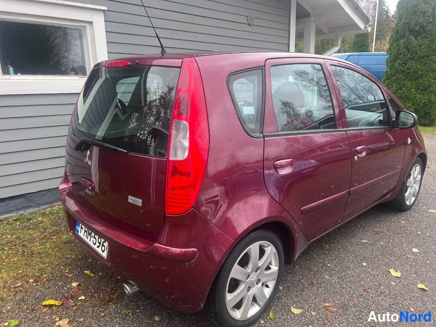 Red Mitsubishi Colt 2006, rear three-quarter, photo 4