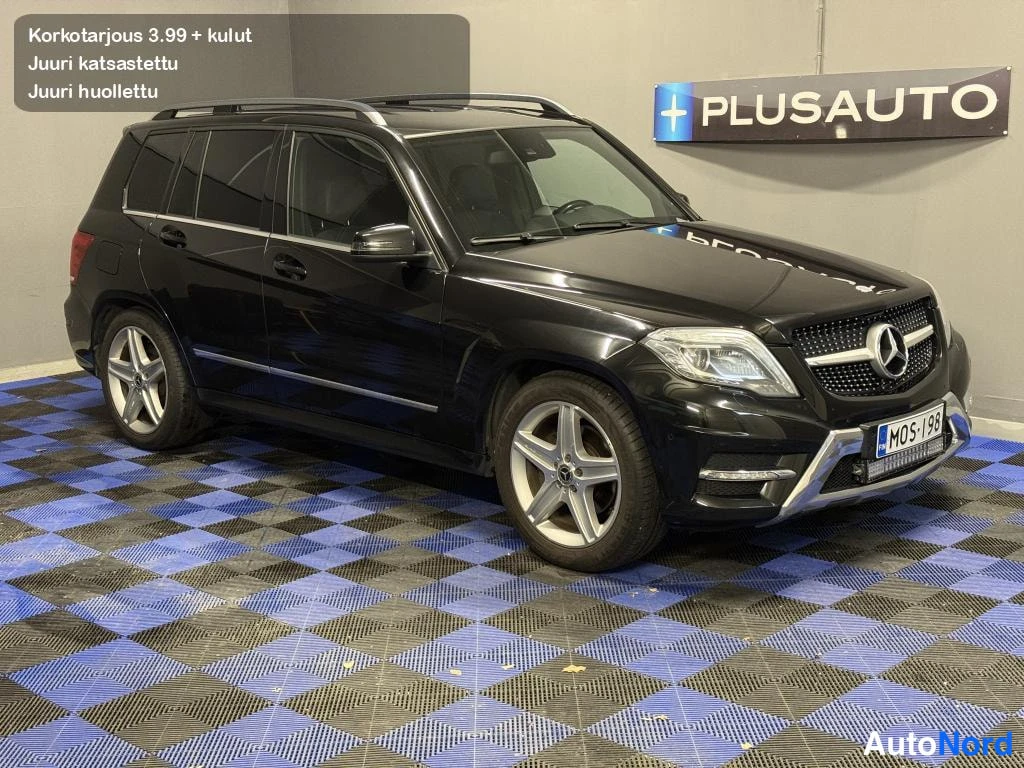 Black Mercedes-Benz GLK 220 d 4MATIC 2013, front three-quarter, nose to the right, photo 3