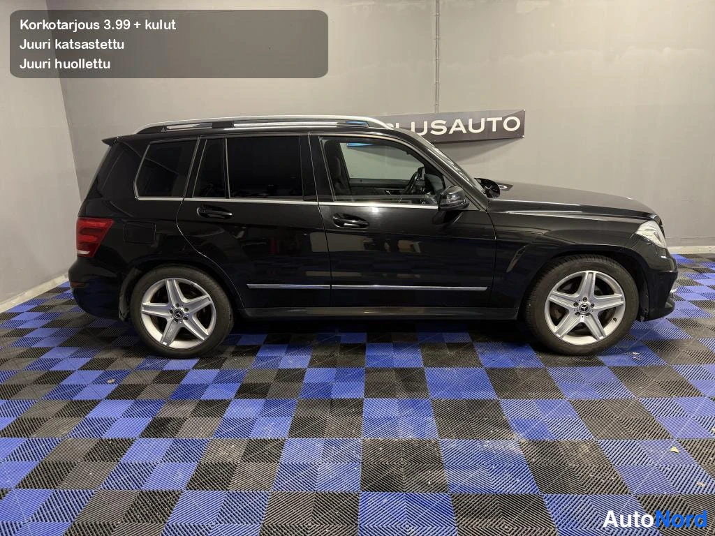 Black Mercedes-Benz GLK 220 d 4MATIC 2013, front three-quarter, nose to the right, photo 2